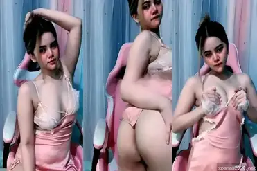 Vanya Remas Toket Gede Pantat Bulat Dientot Becek